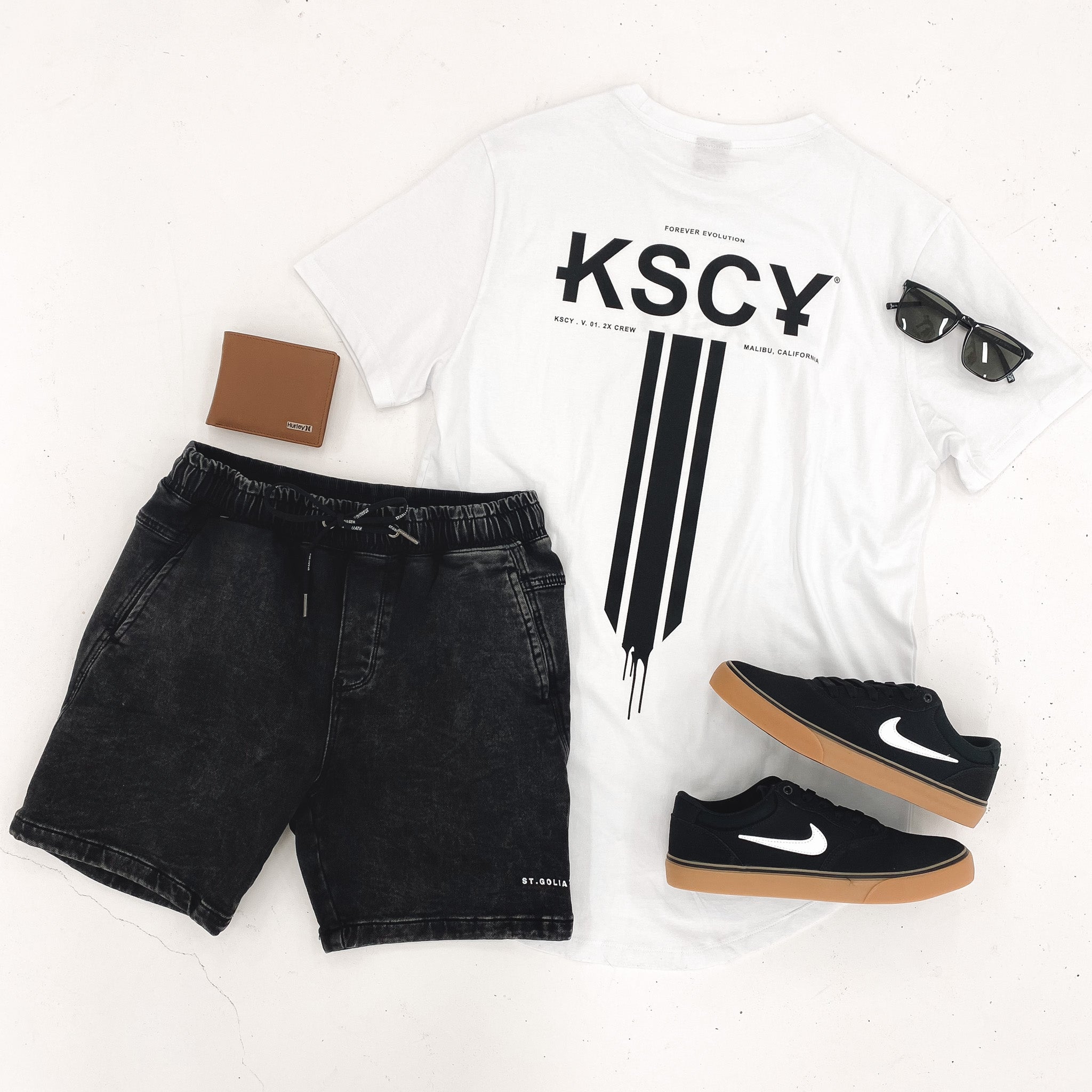 A Casual Monochrome Look