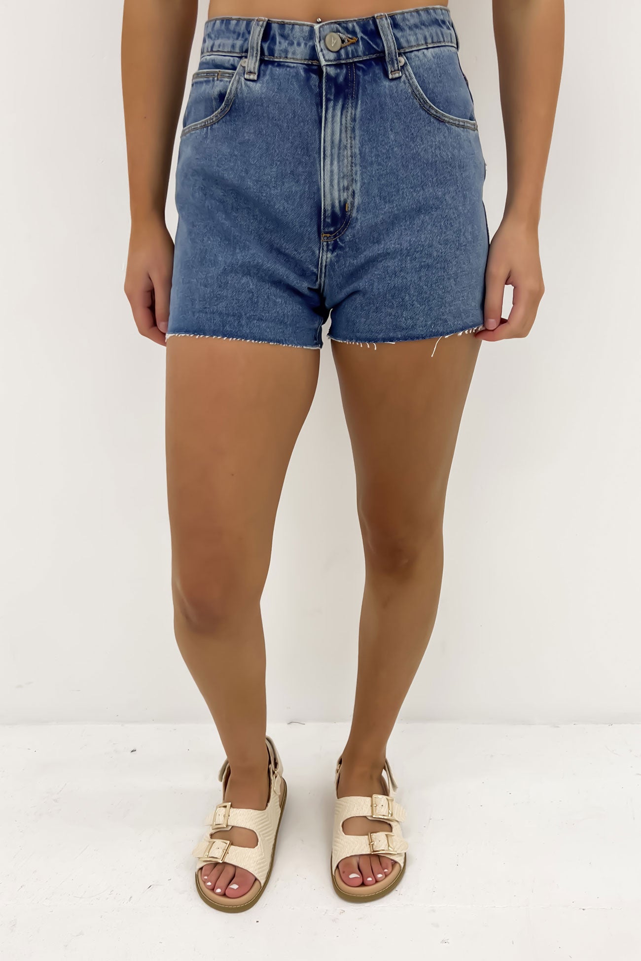 A High Relaxed Short LA Blues