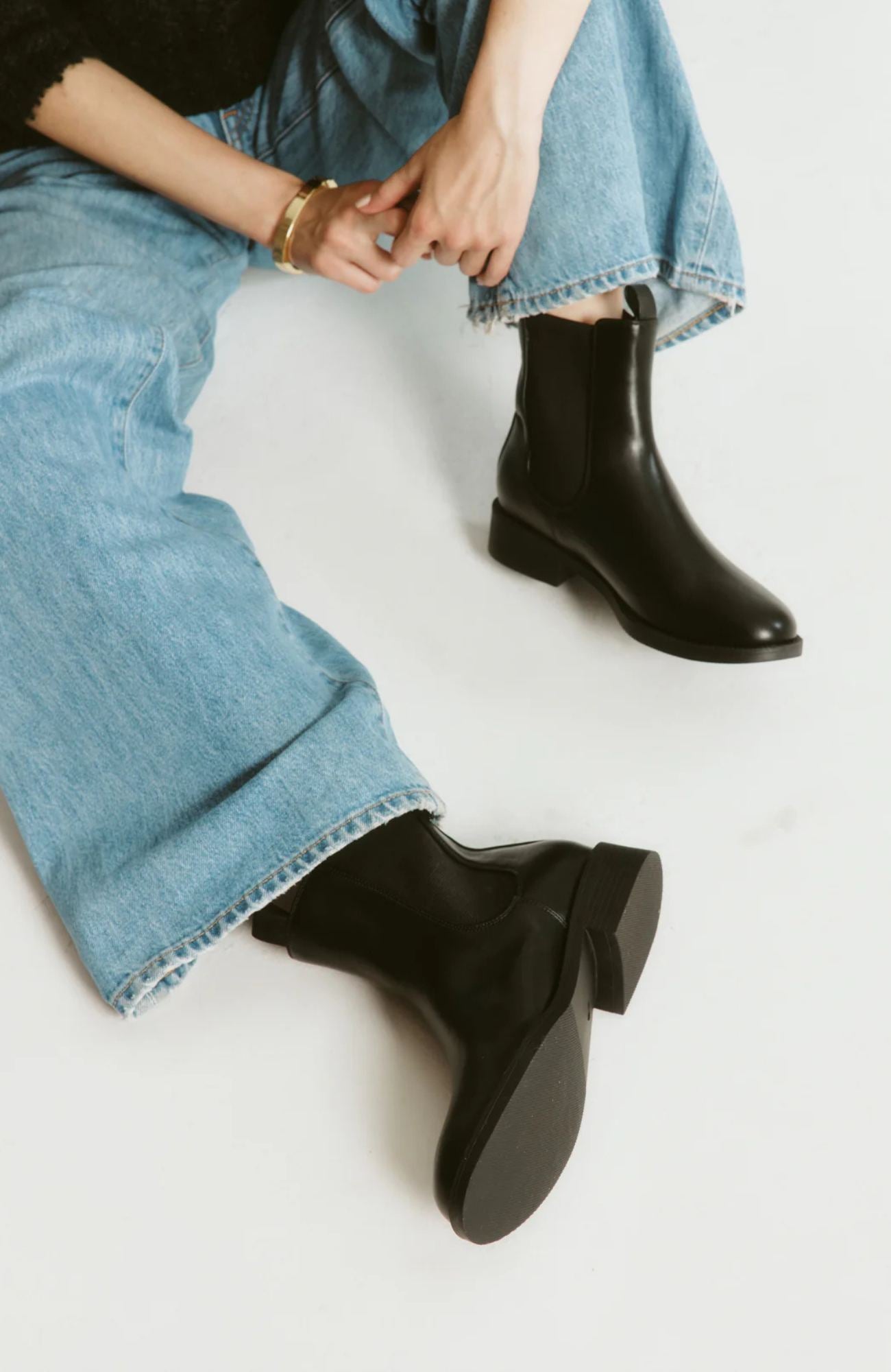 Grayson Chelsea Ankle Boot Black