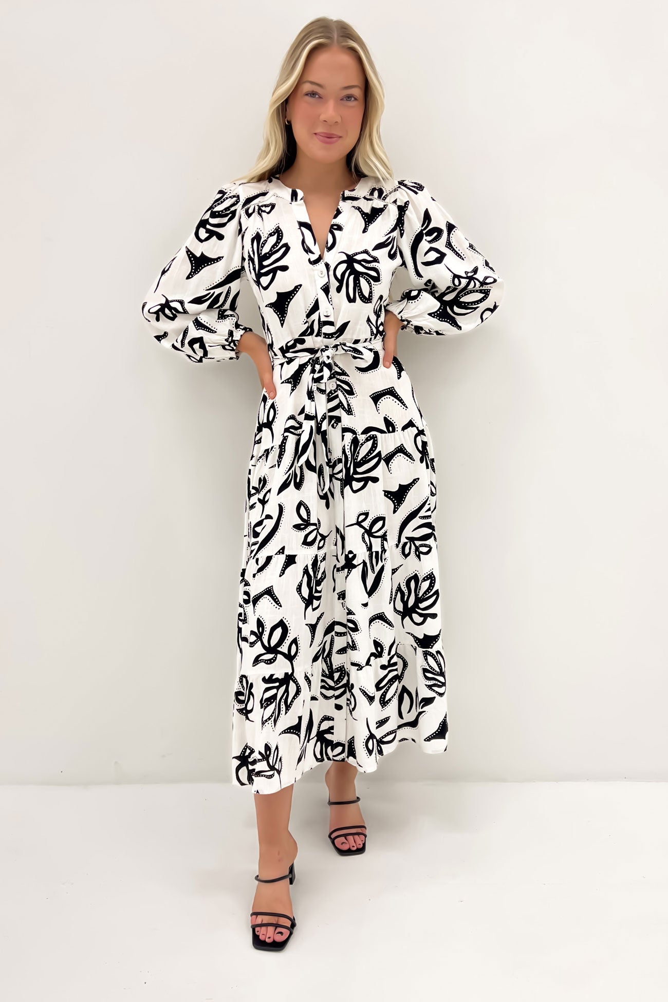 Alannah Maxi Dress White Black Leaf