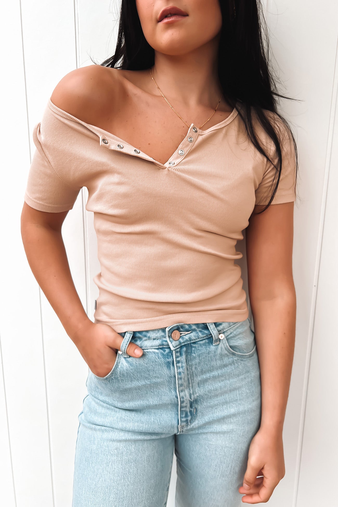 Billie Rib Buttoned Tee Tan