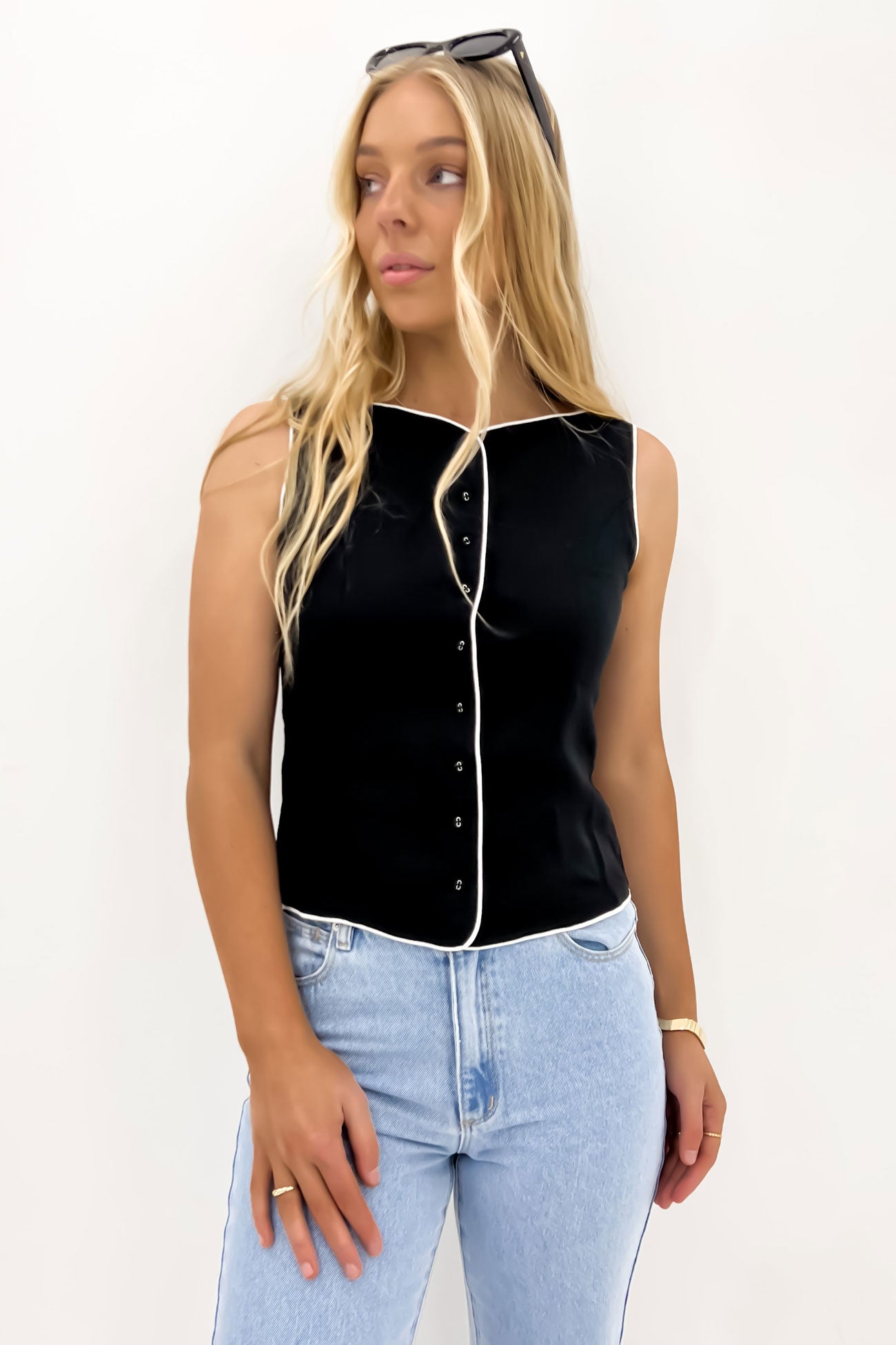 Eliana Vest Black