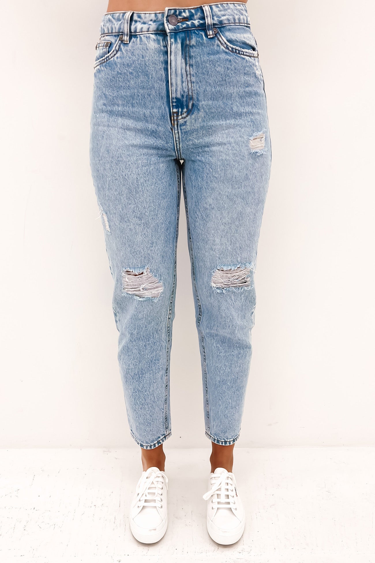 Ellen Mom Jean Light Blue