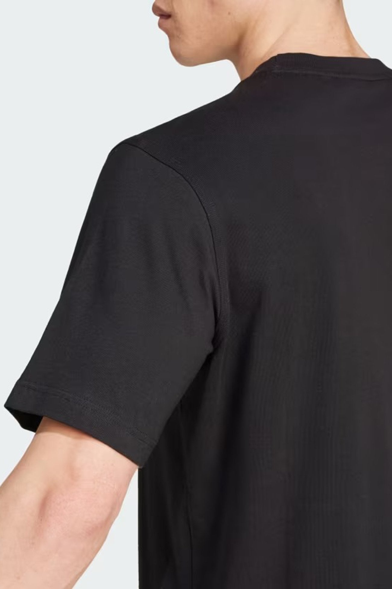 Essential Tee Black