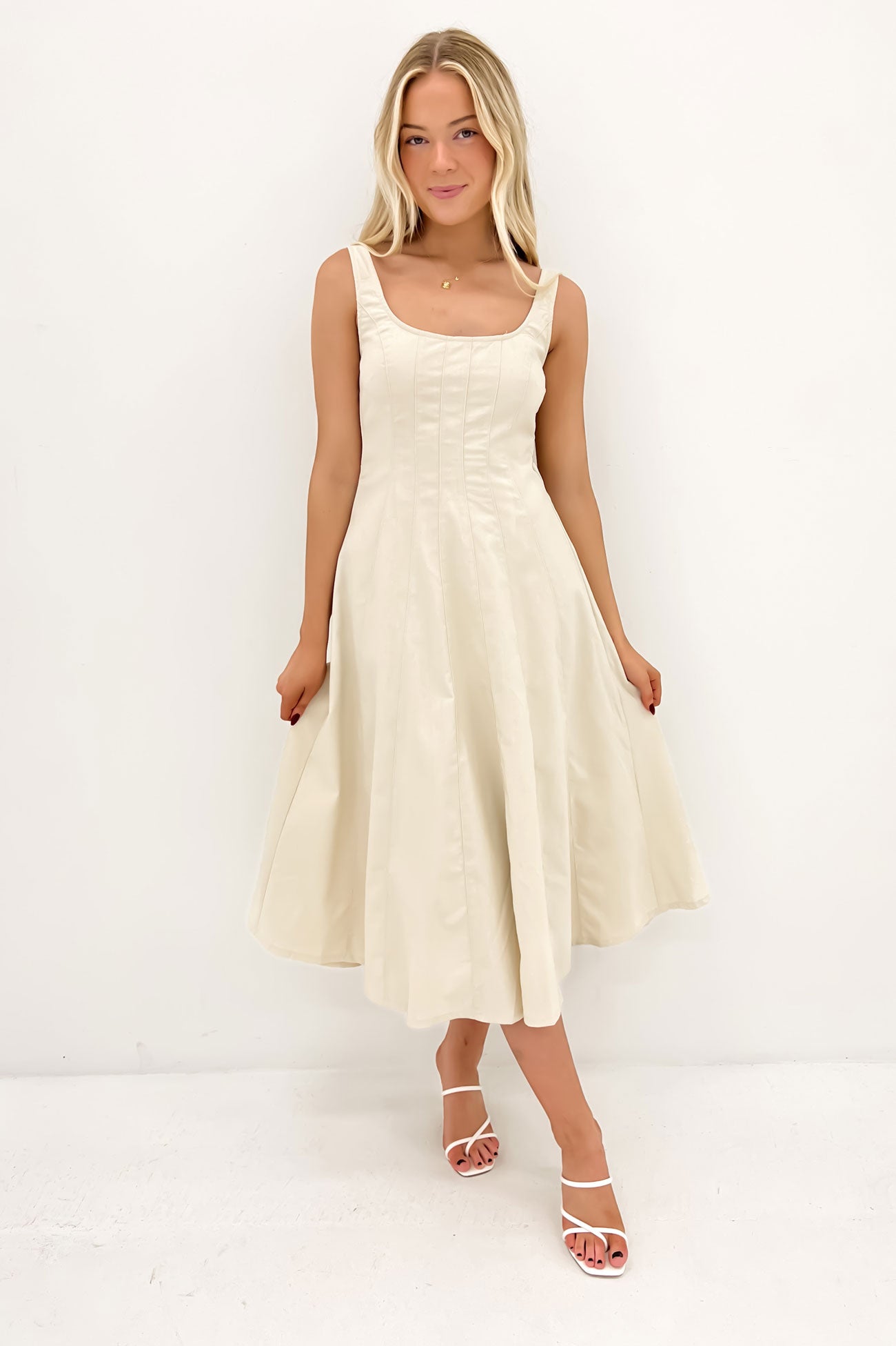 Evan Midi Dress Beige