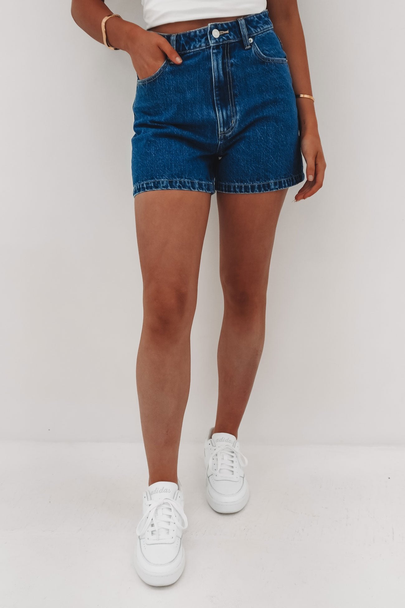 High Relaxed Short Blue Quarter