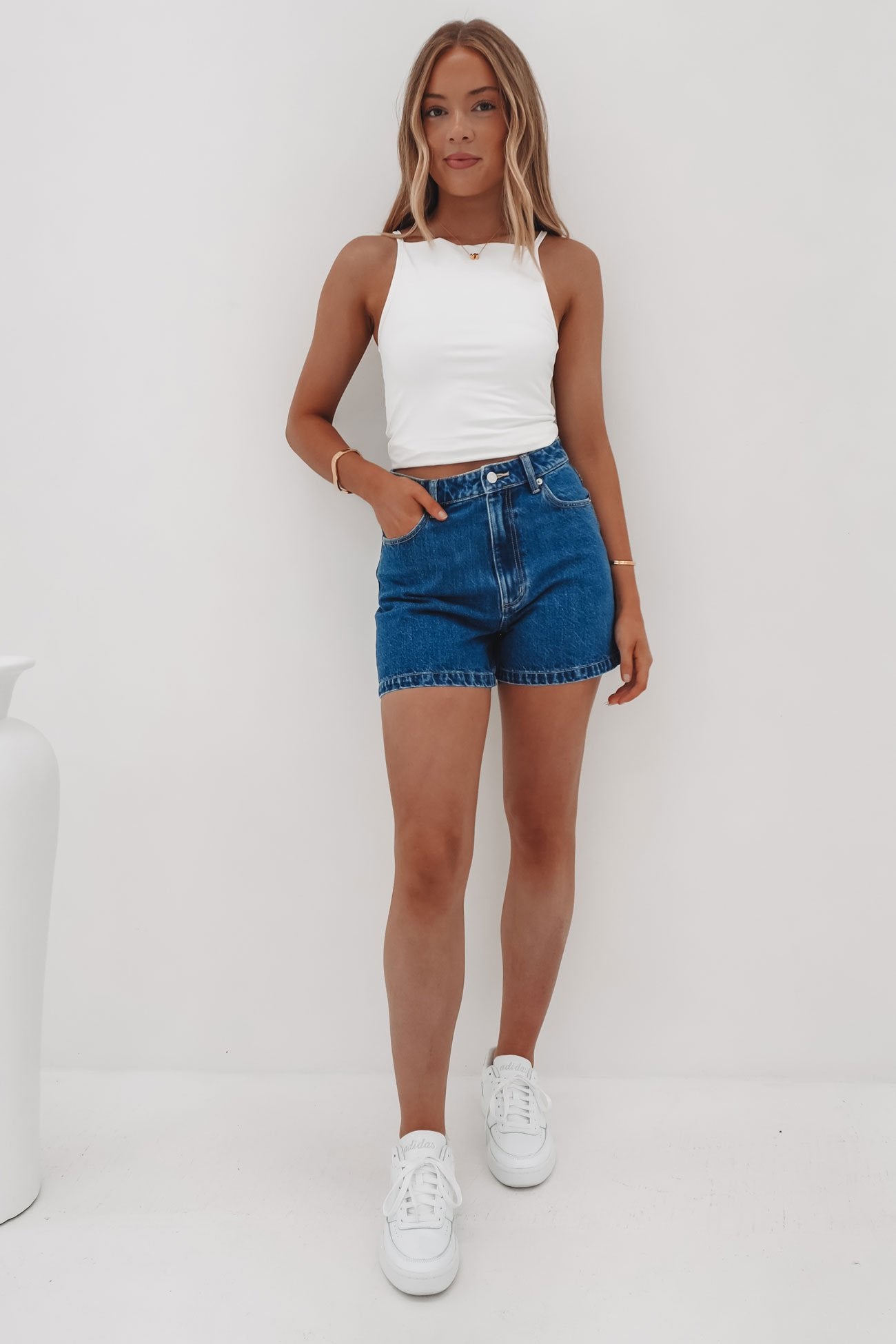 High Relaxed Short Blue Quarter