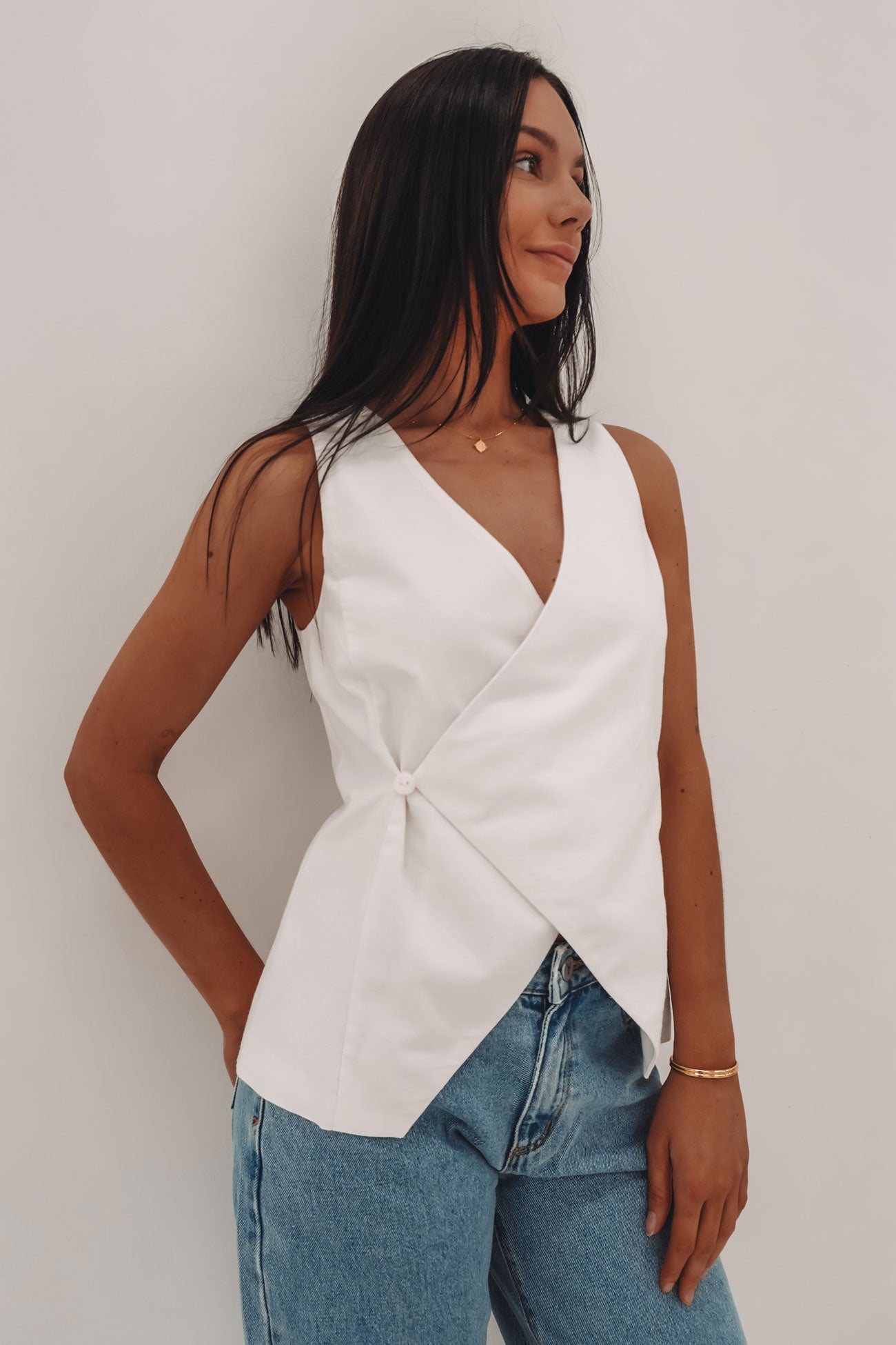 Willa Vest White