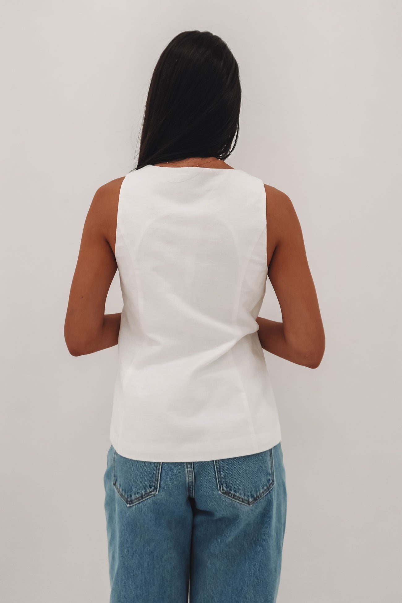 Willa Vest White