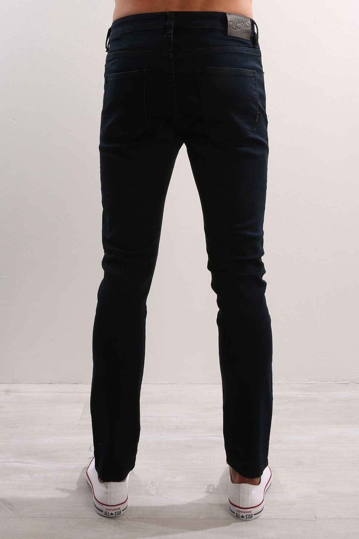 Slim Tapered Jeans Black Rinse | Jeanswest Australia