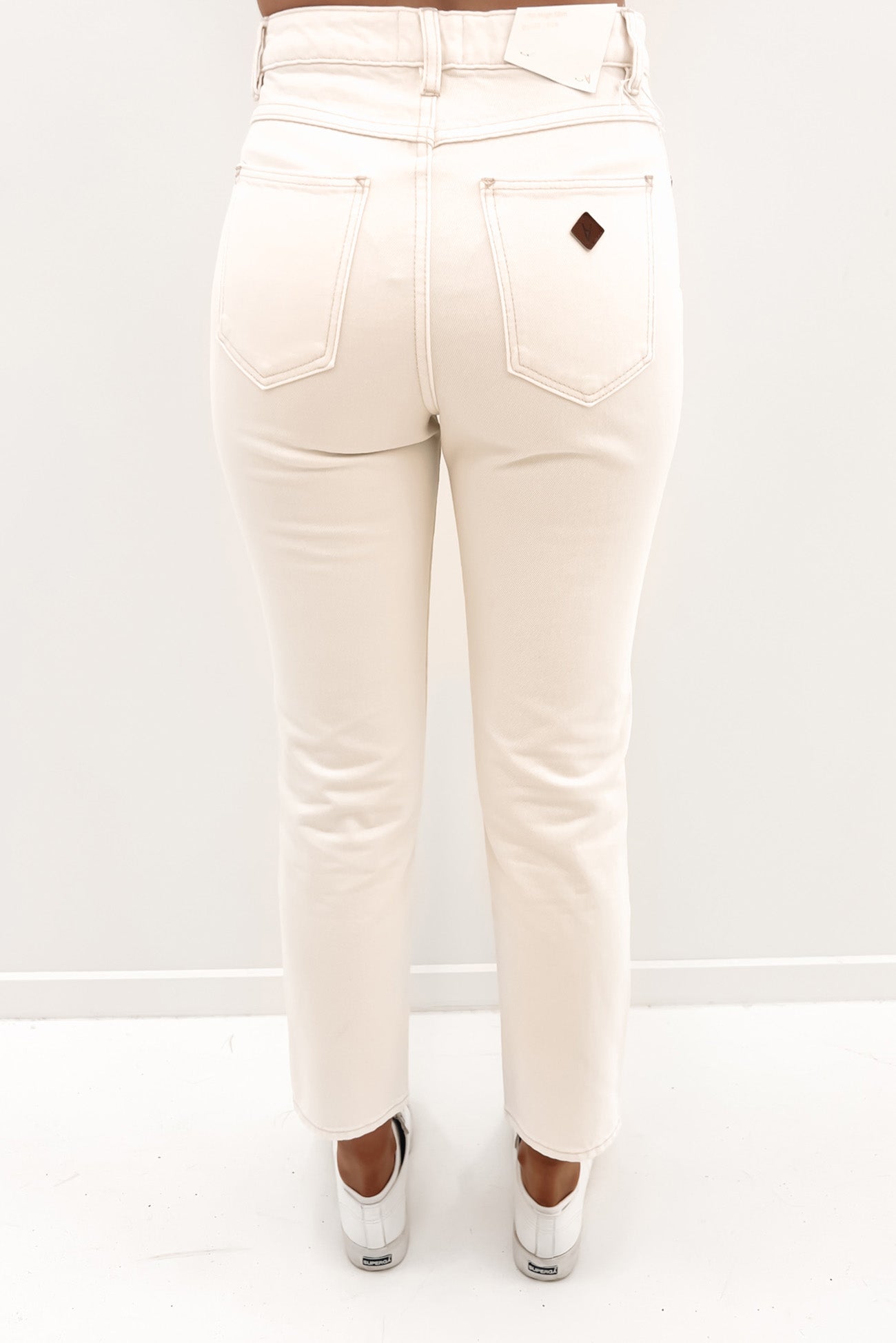 A 94 High Slim Jean Stone White