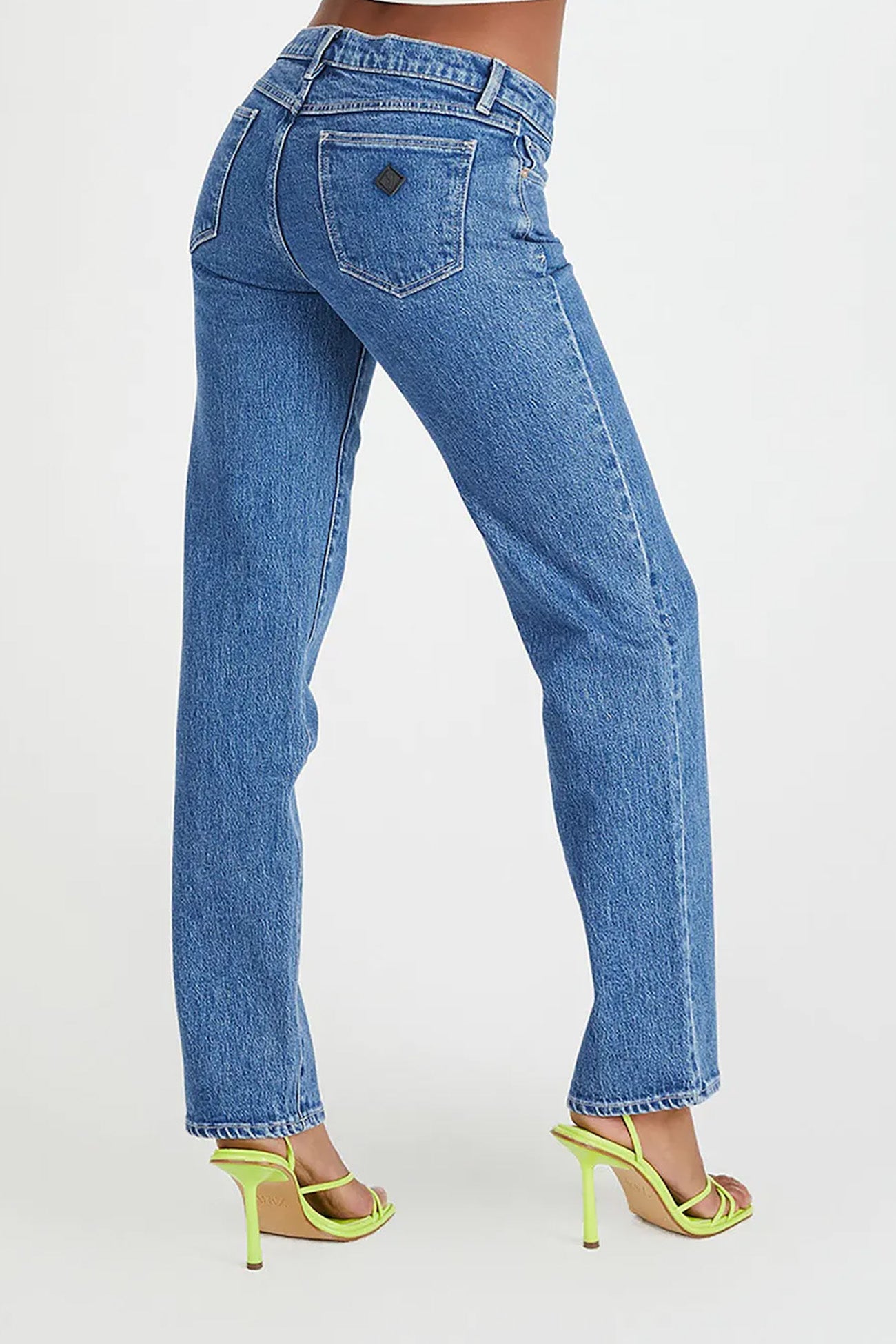 A 99 Low Straight Jean Cecilia Organic