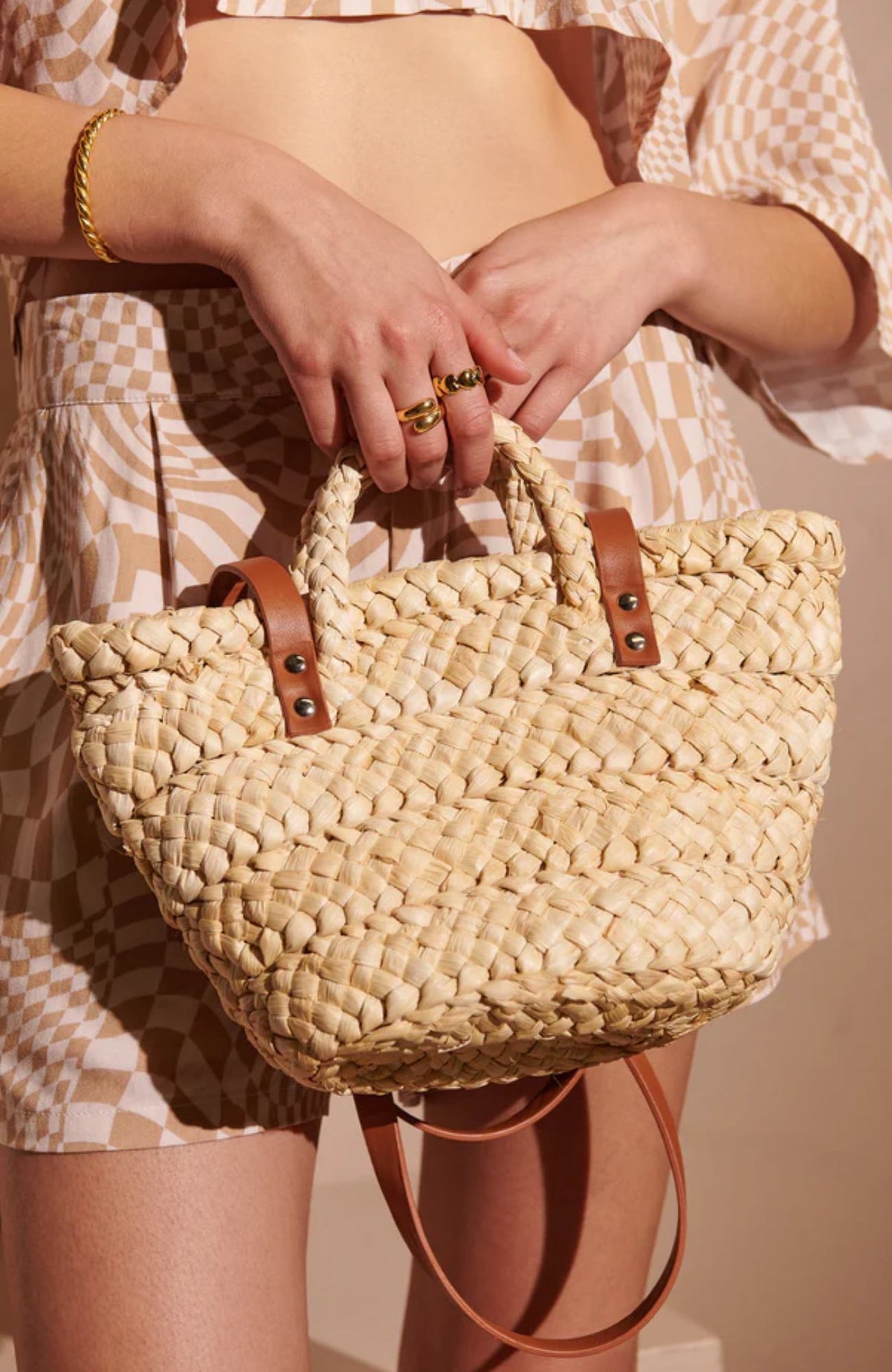 Small cheap straw bag