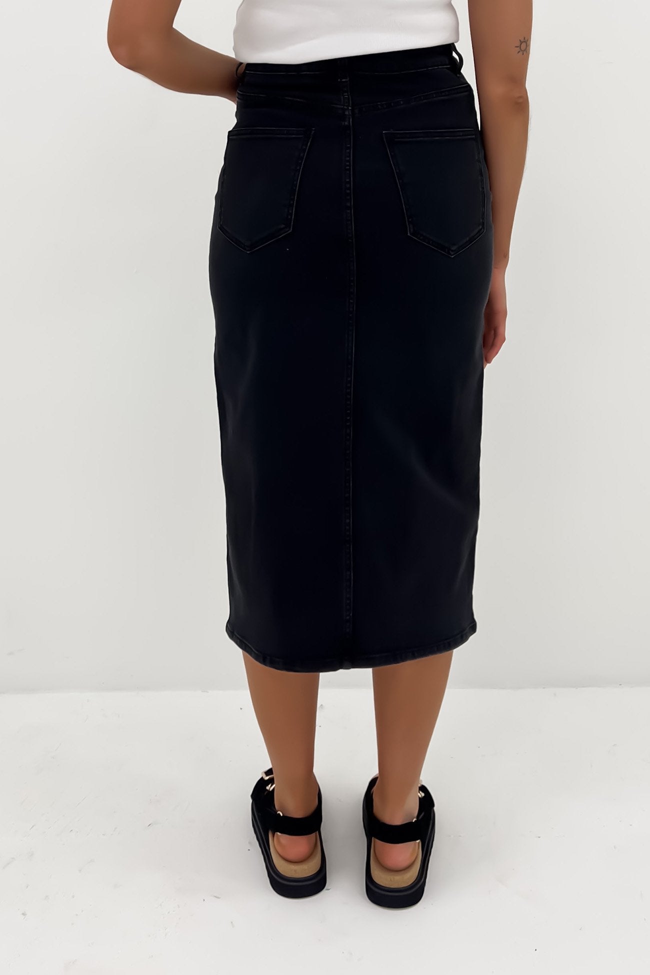 Alivia Denim Midi Skirt Wash Black