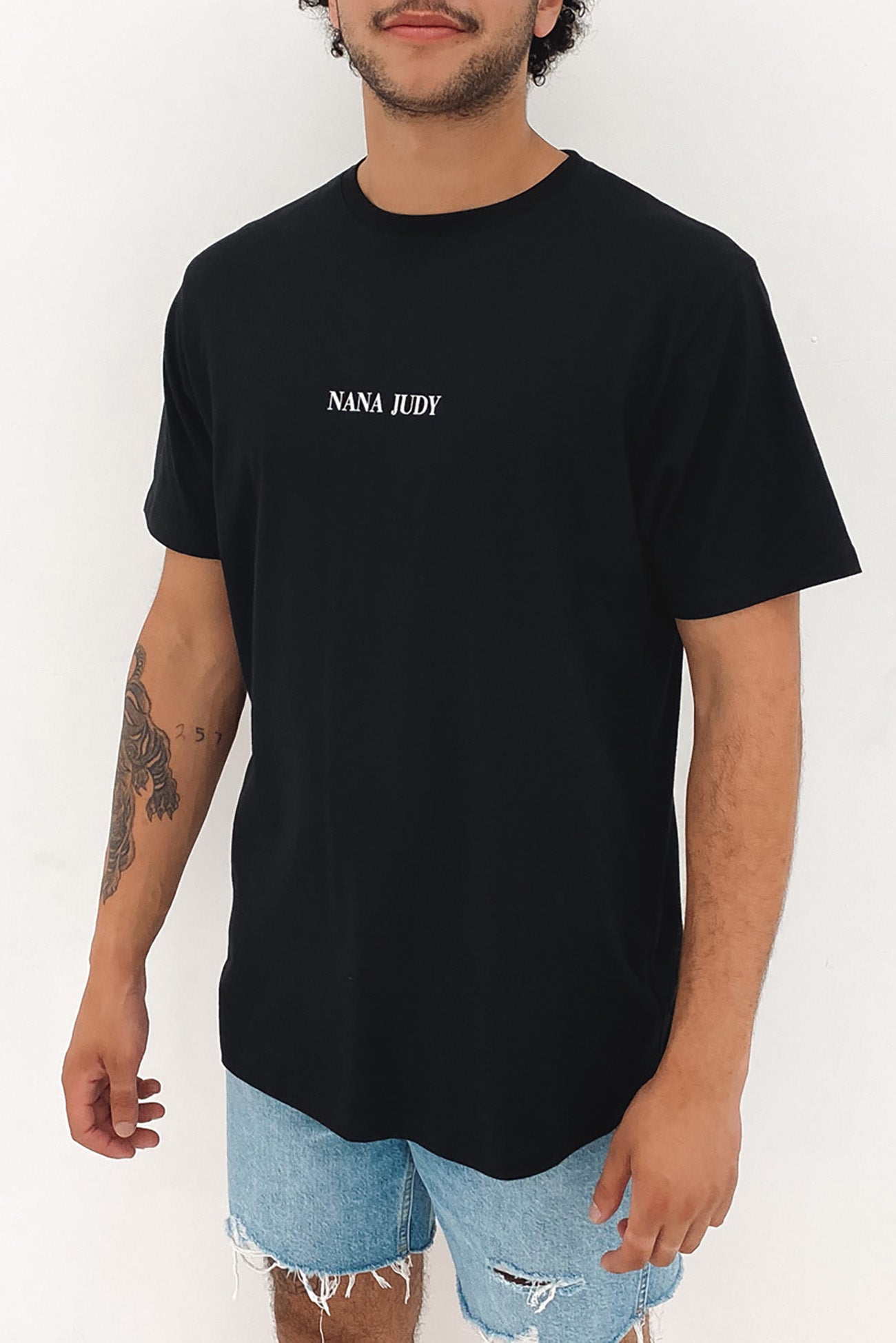 Avenue Tee Black