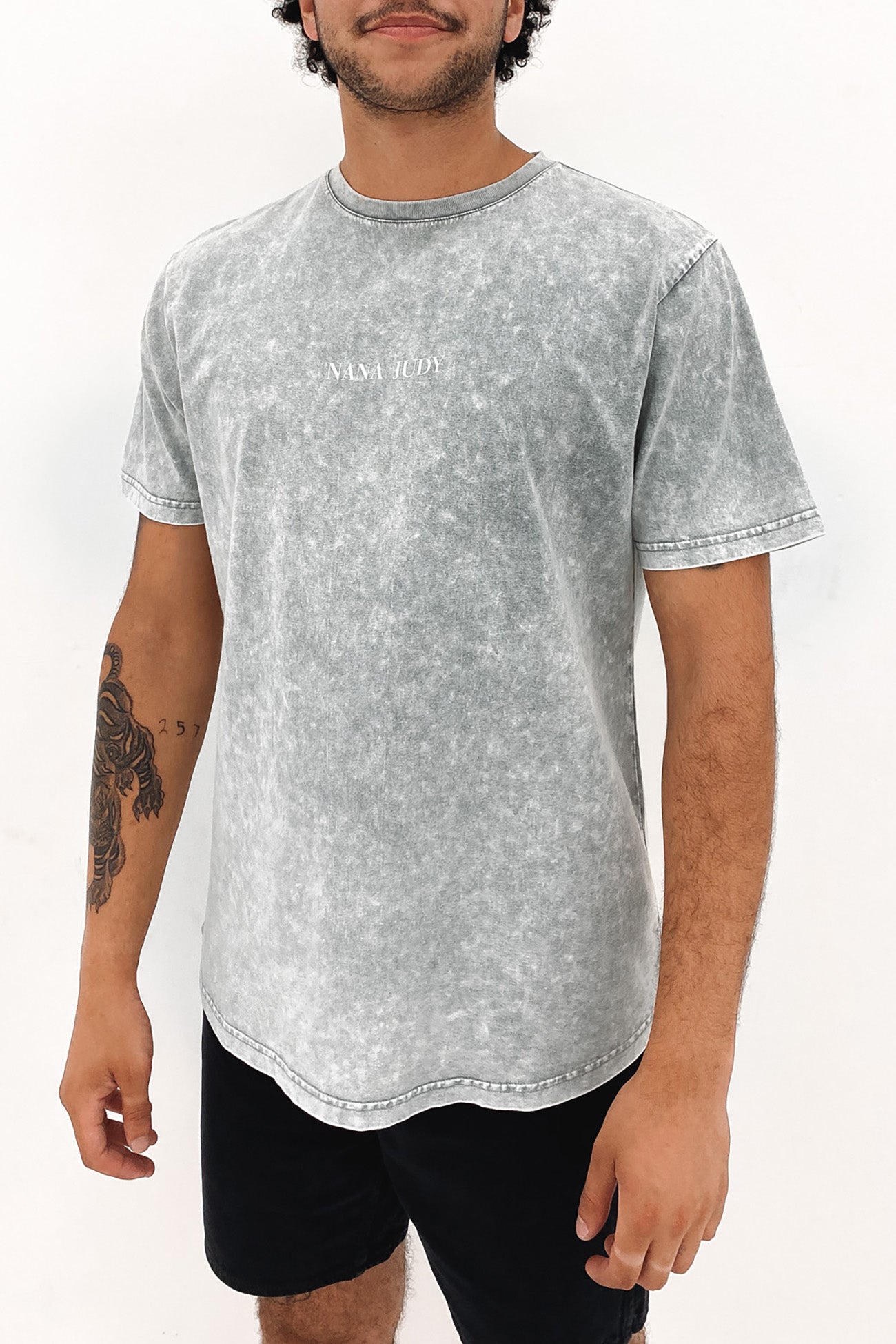 Avenue Tee Light Acid Grey