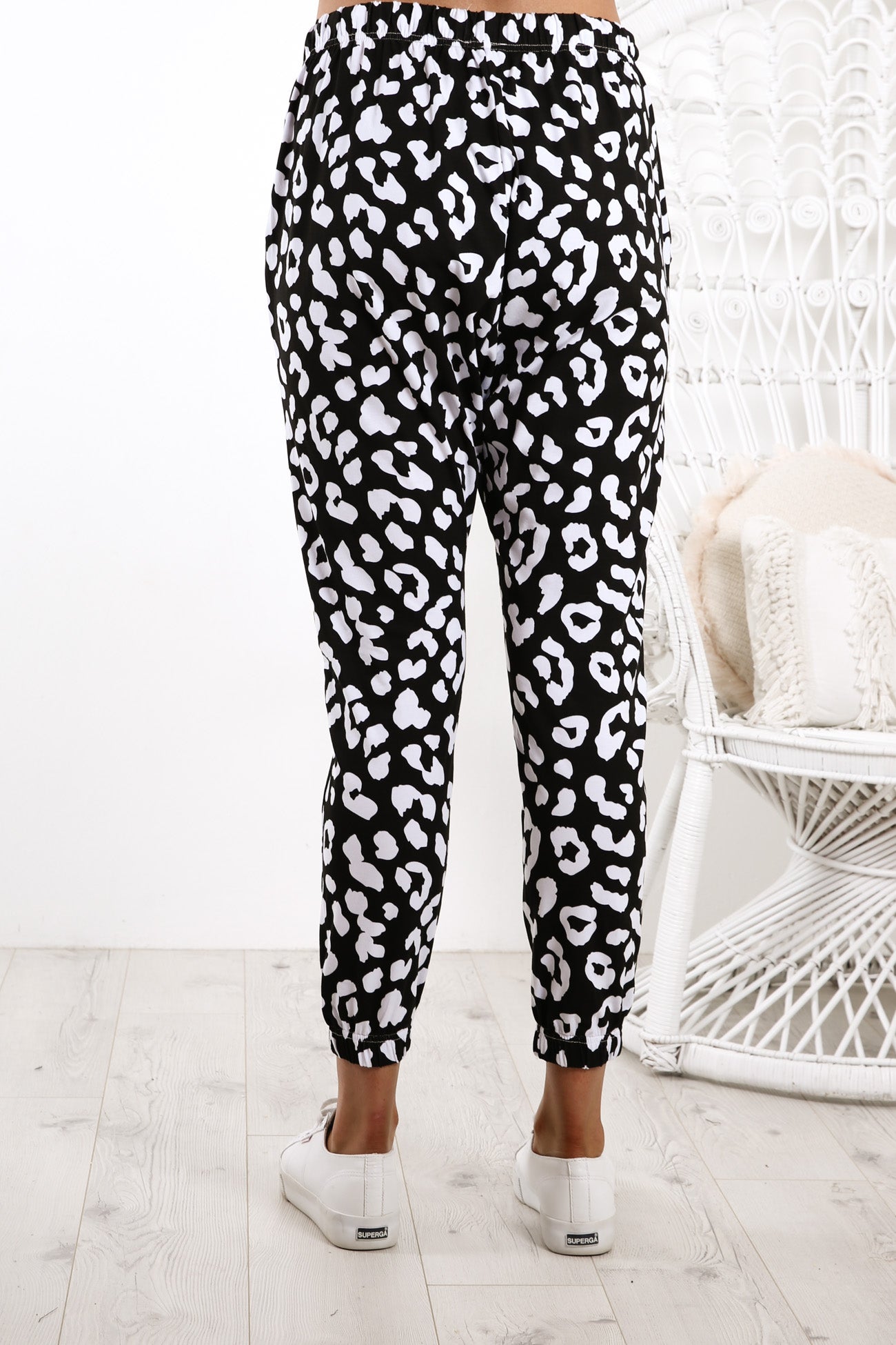 Billie Jogger Black White