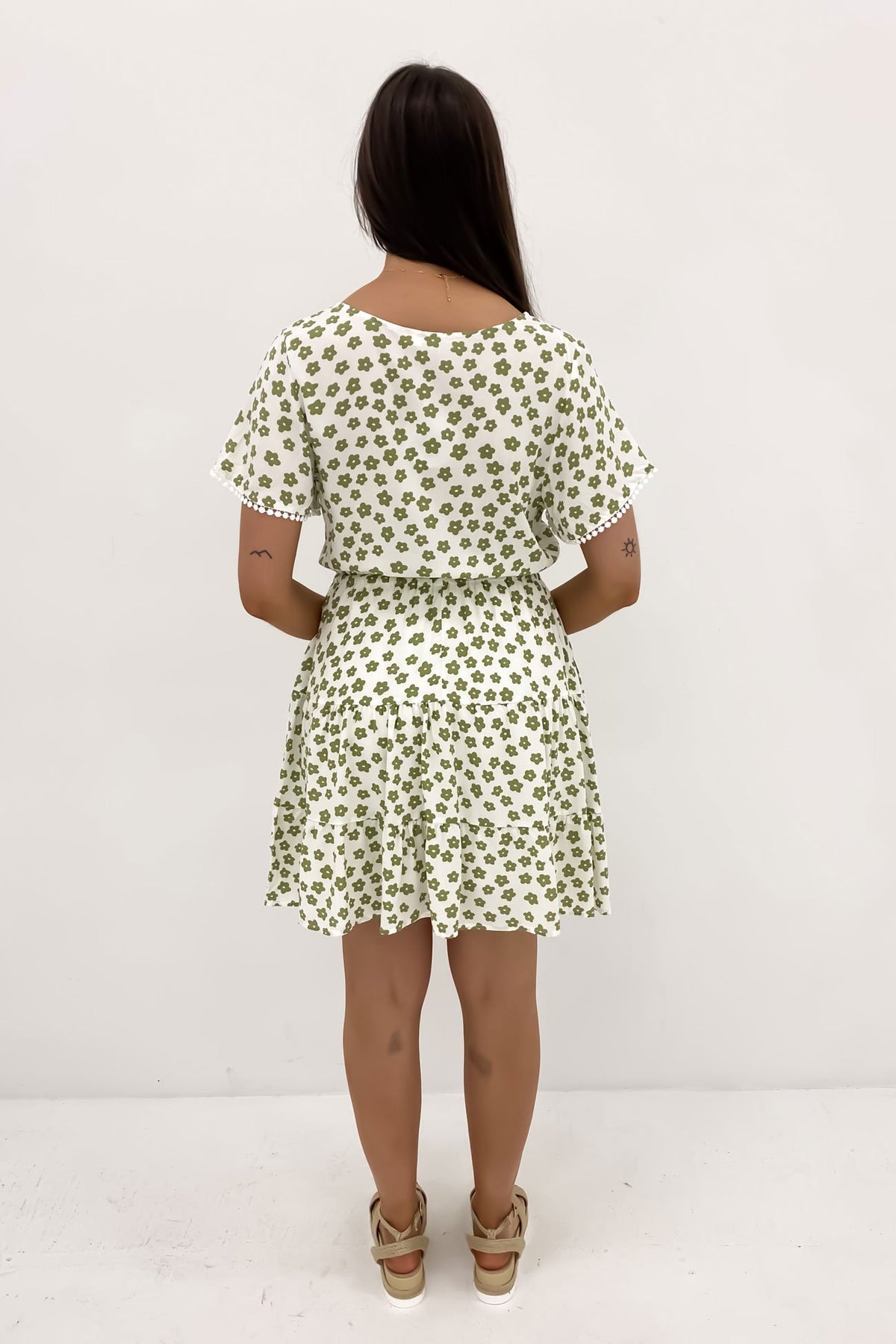 Green daisy hot sale print dress