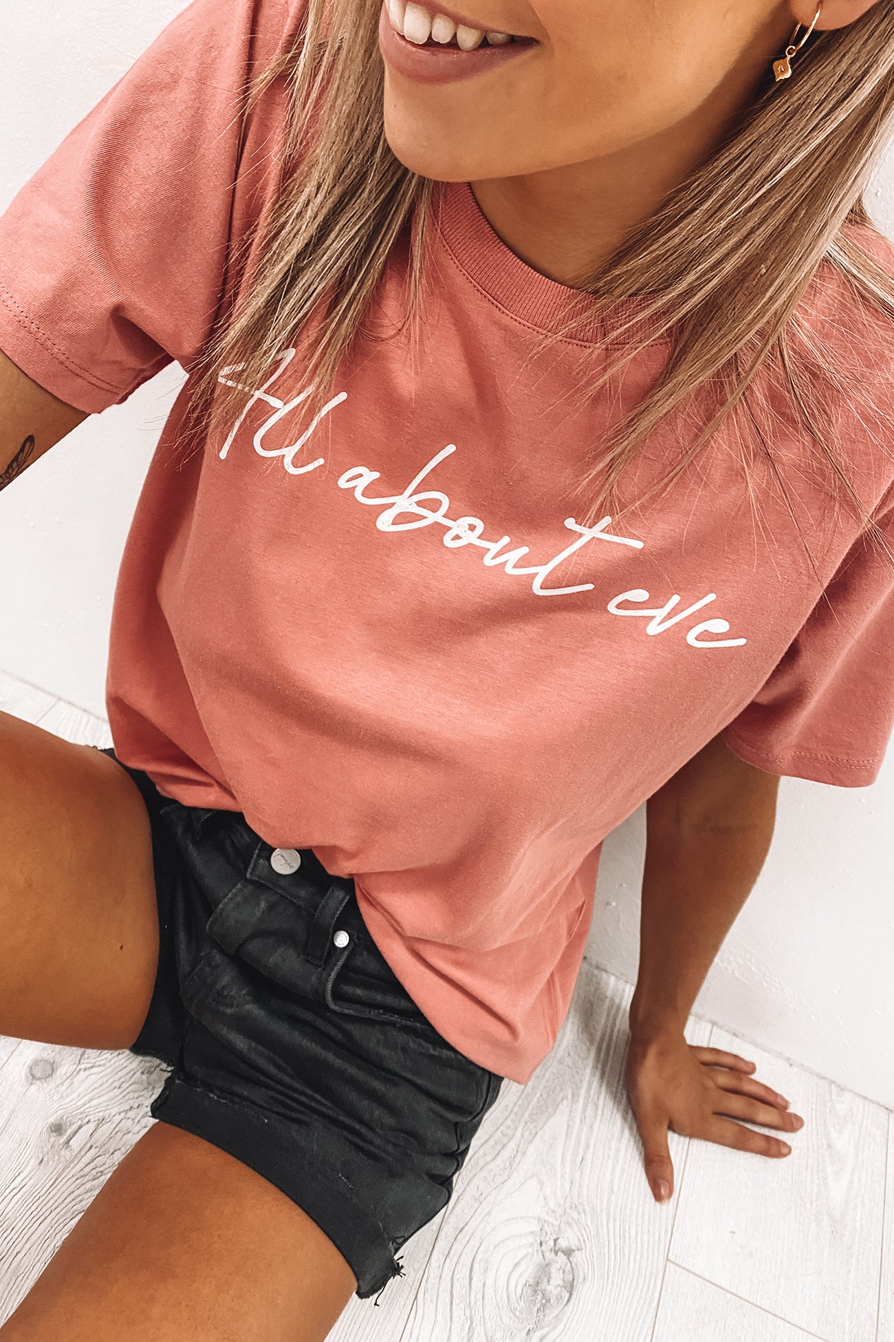 Eve Script Tee Pink