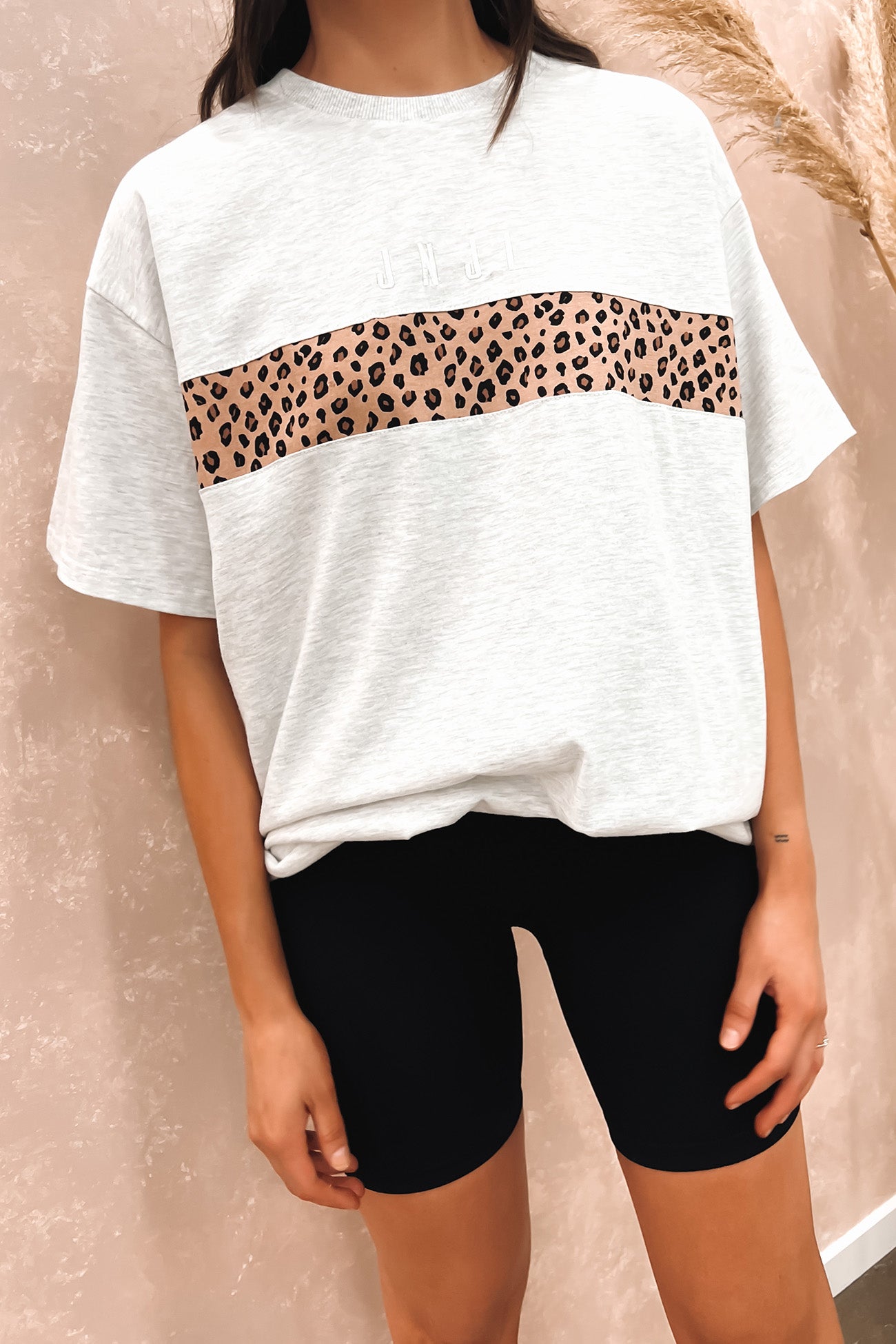 JNJL Leopard Panel Tee Snow Marle