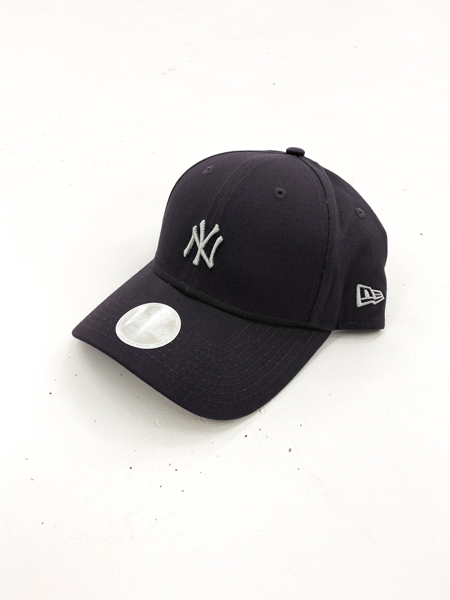 New York Yankees 9FORTY Cloth Strap Dark Graphite Grey