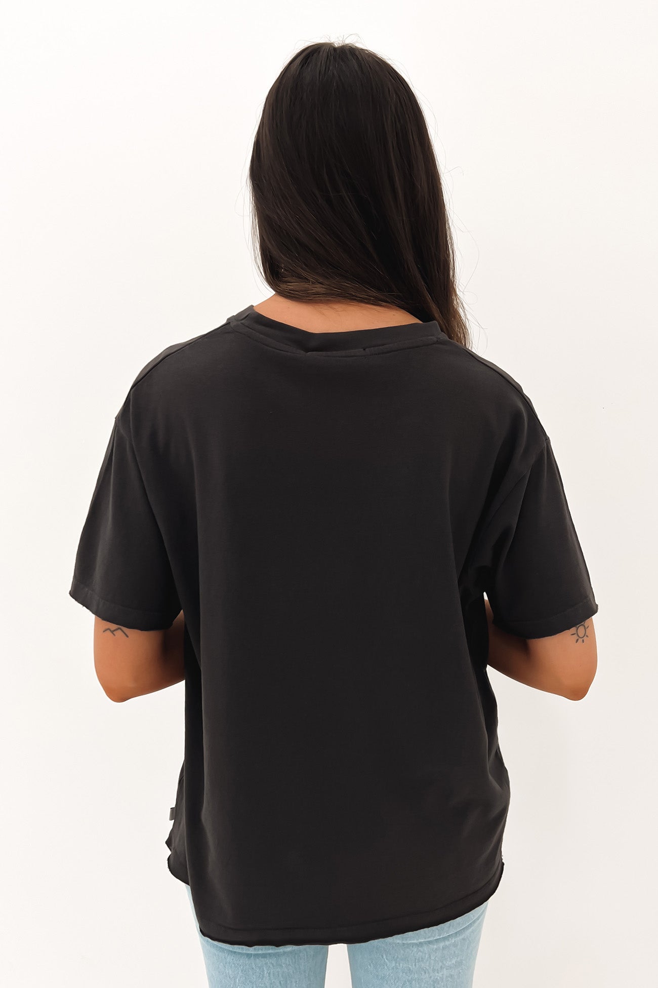 Revival Tee Washed Black