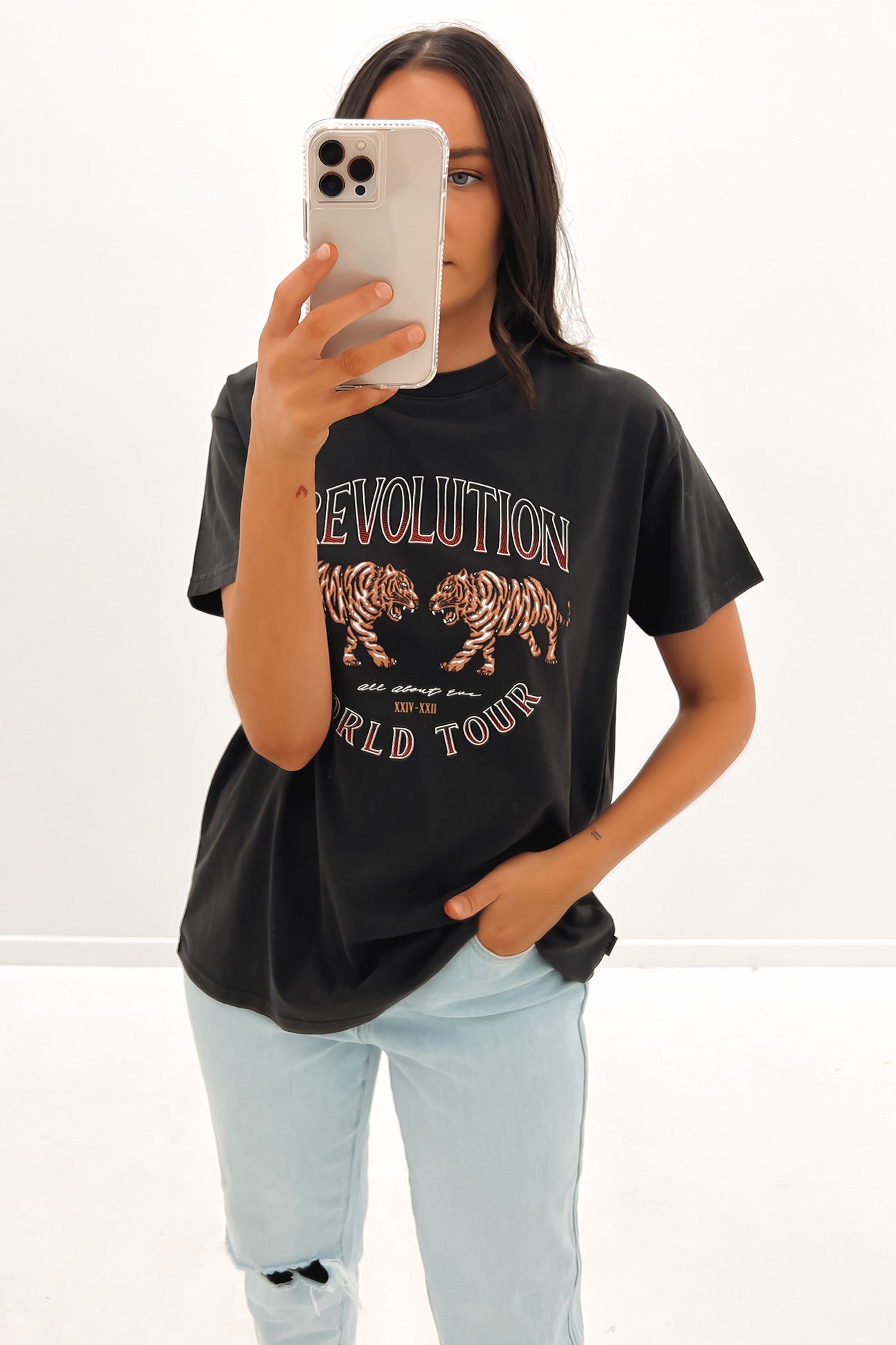 Revolution Tee Washed Black