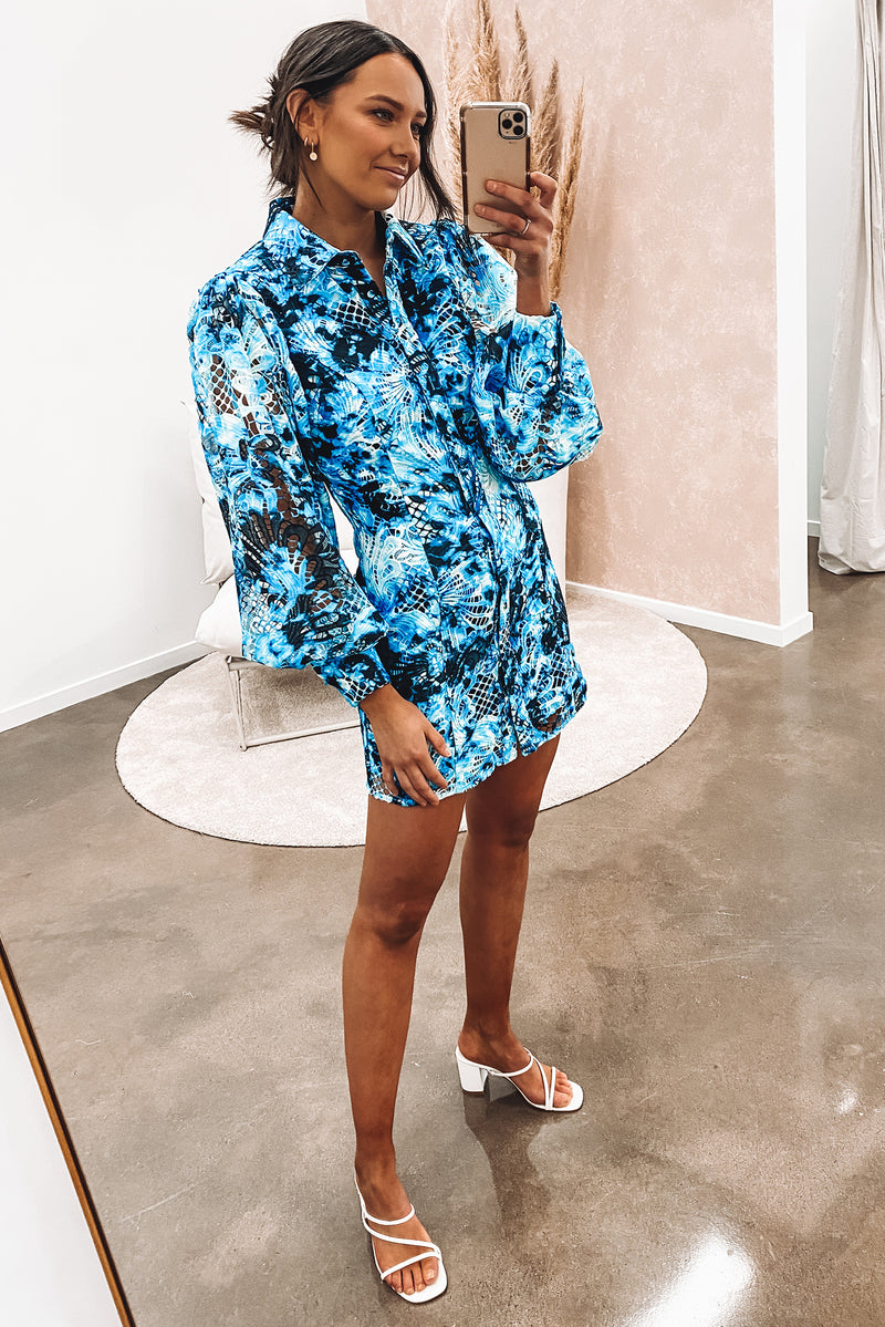 In The Style X Lorna Luxe Oversized Shirt Dress In Blue-blues