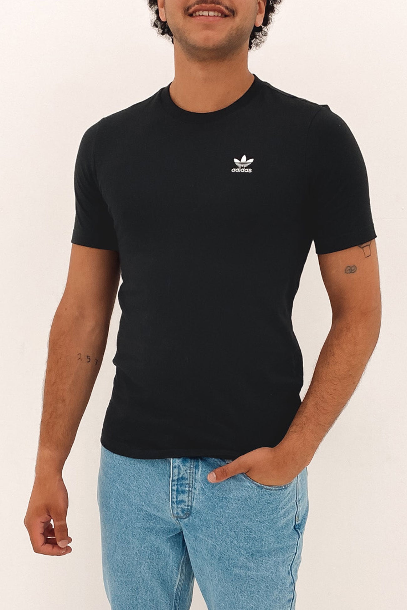 Trefoil Essentials Tee Black