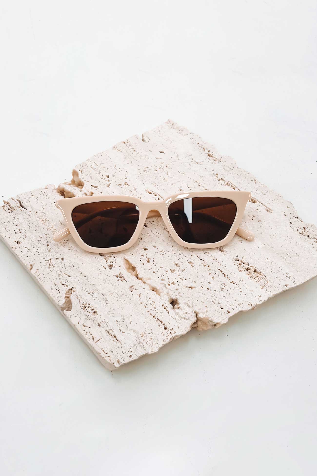 Wyat Sunglasses // Beige