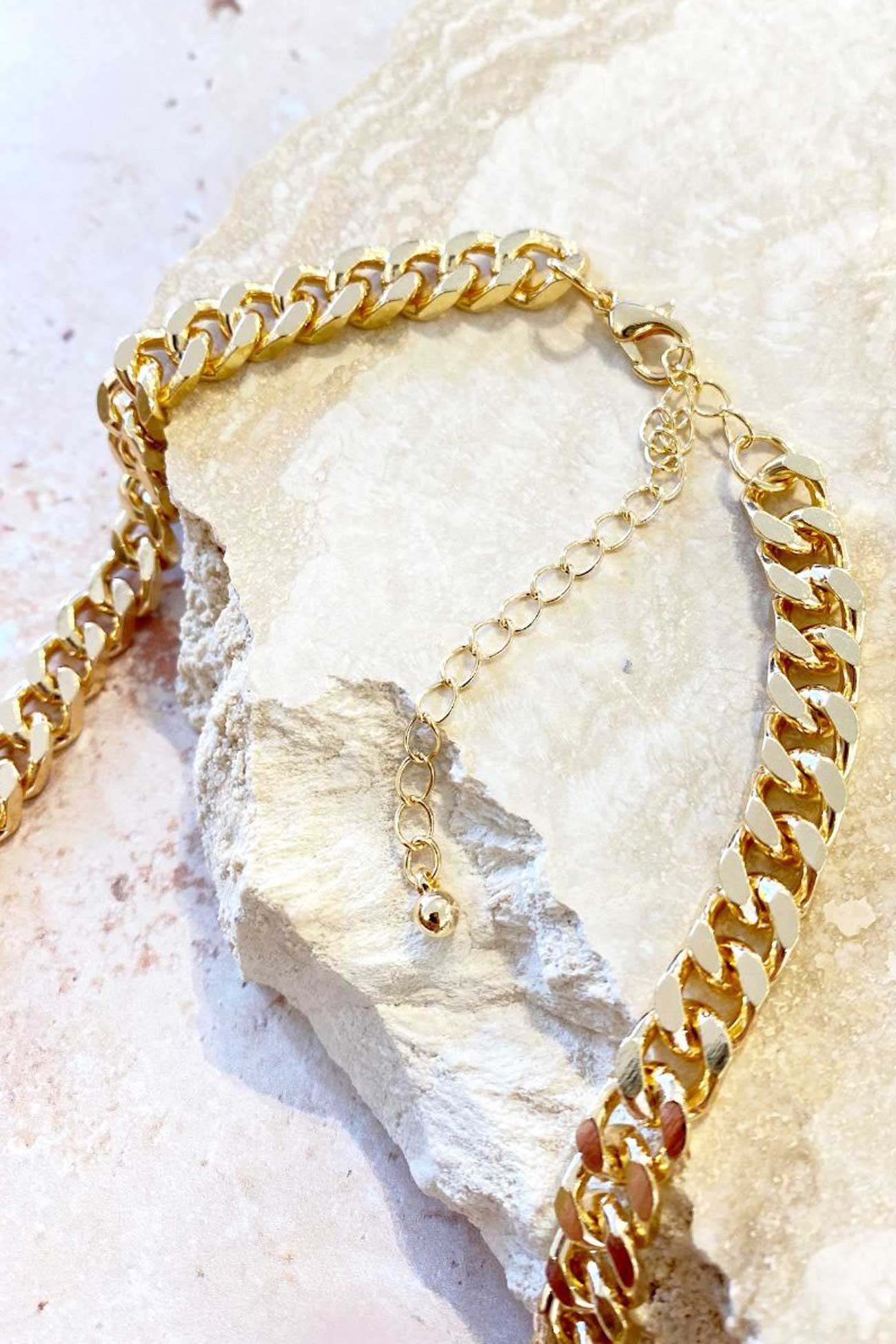 Xena Curb Chain Necklace Gold