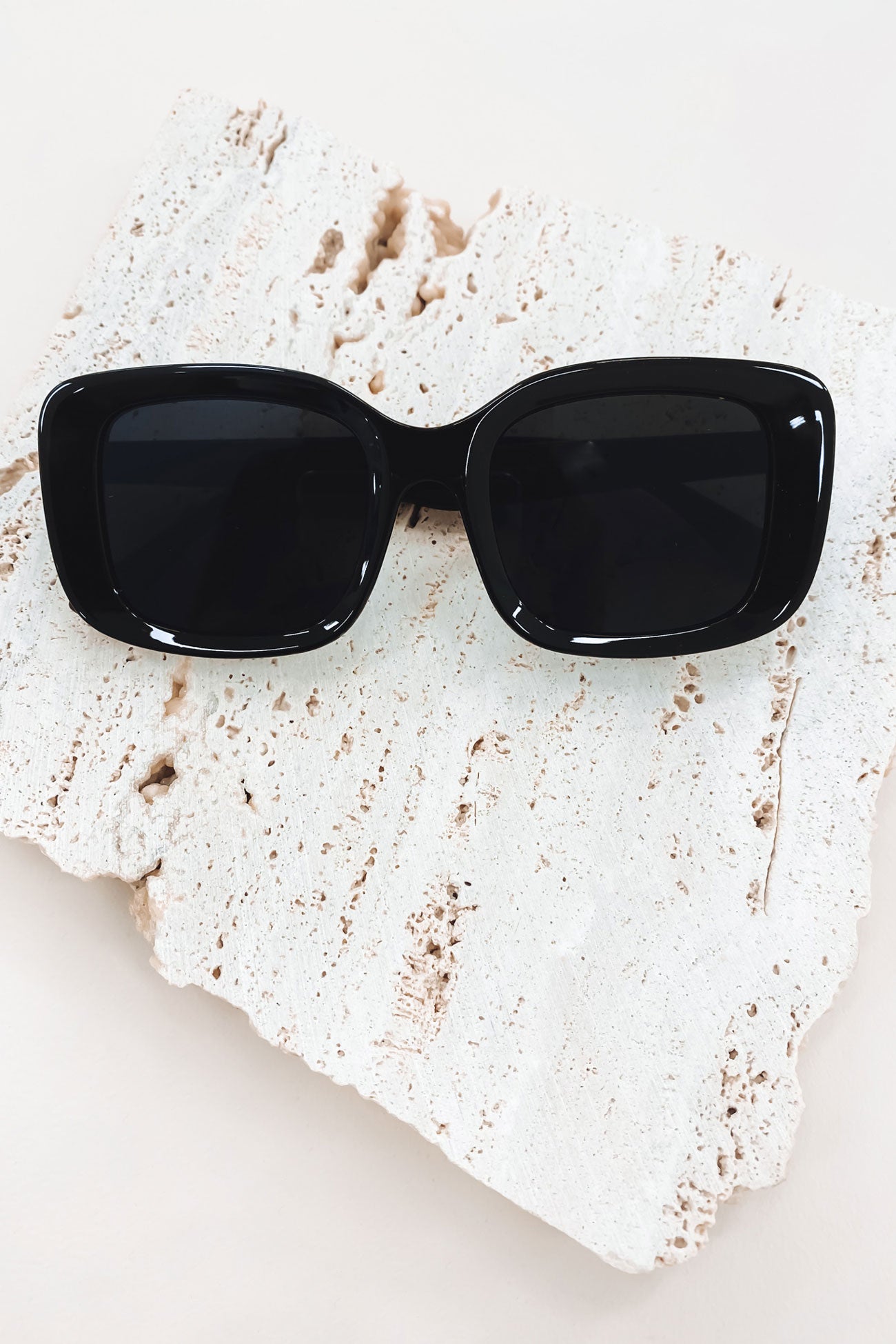 Elisha Sunglasses // Black